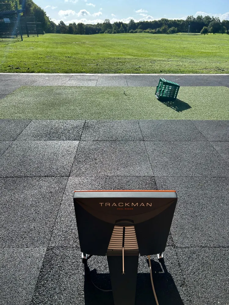 Trackman auf der Driving Range